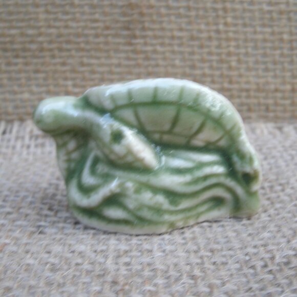 Vintage Wade Whimsies Sea Turtle Figurine - Picture 1 of 13